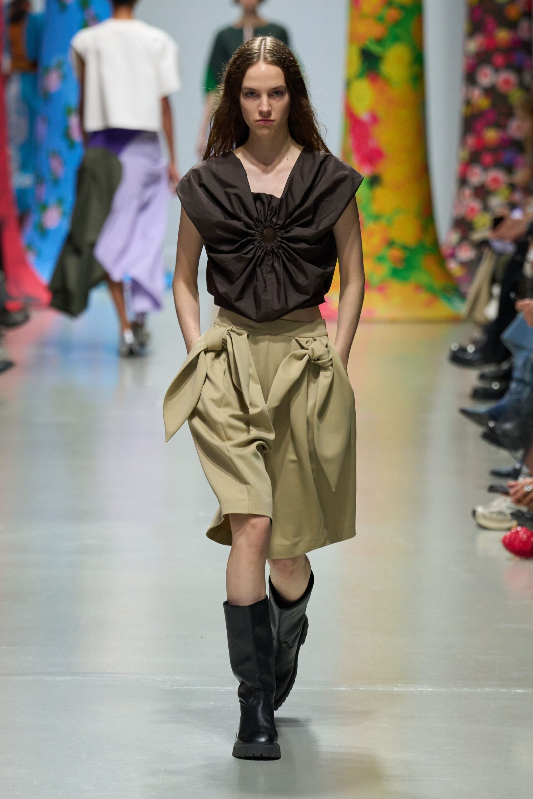 beige cotton relaxed high-waisted pleated belted skirt