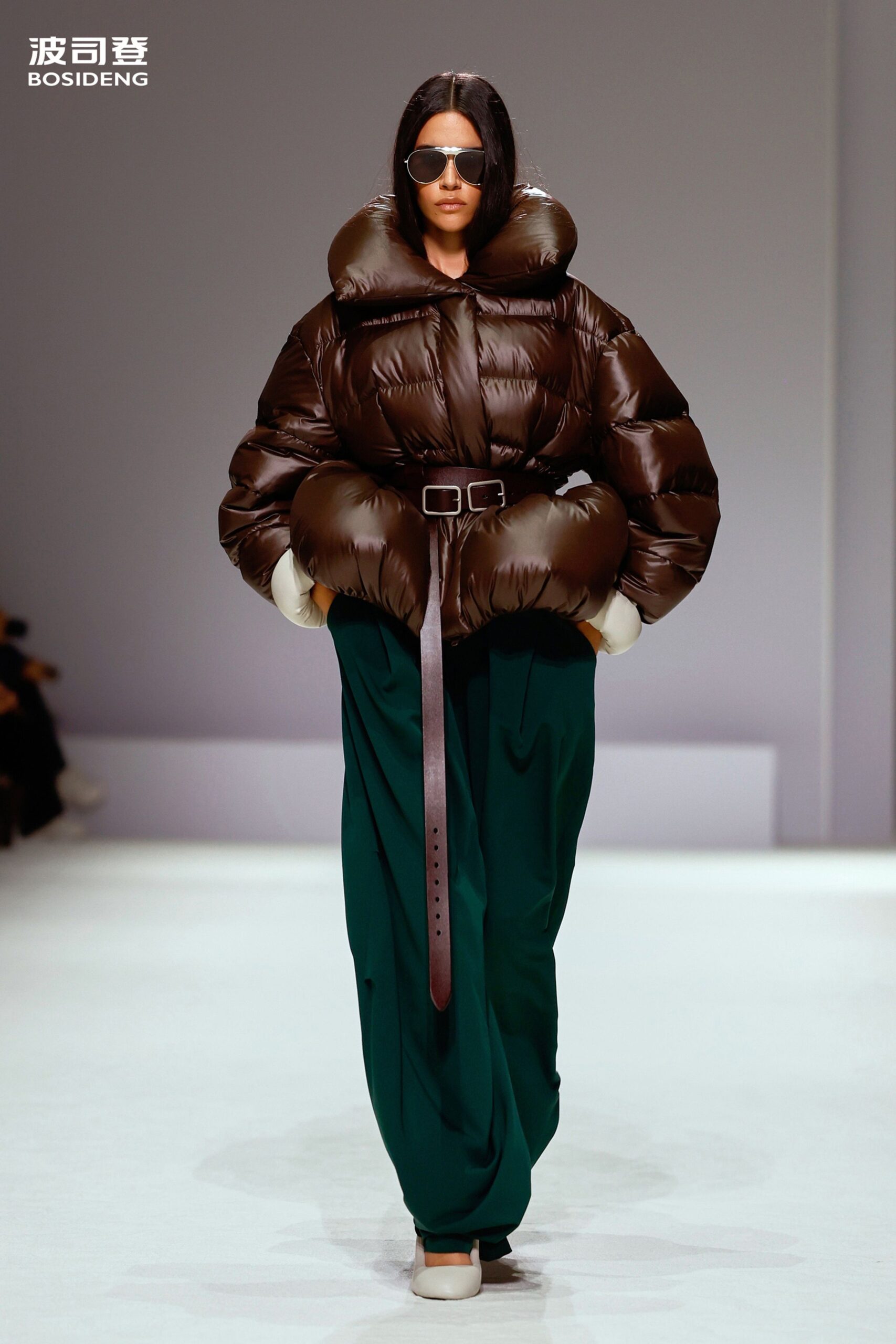 brown jersey long-sleeve collared relaxed padded zippered jacket