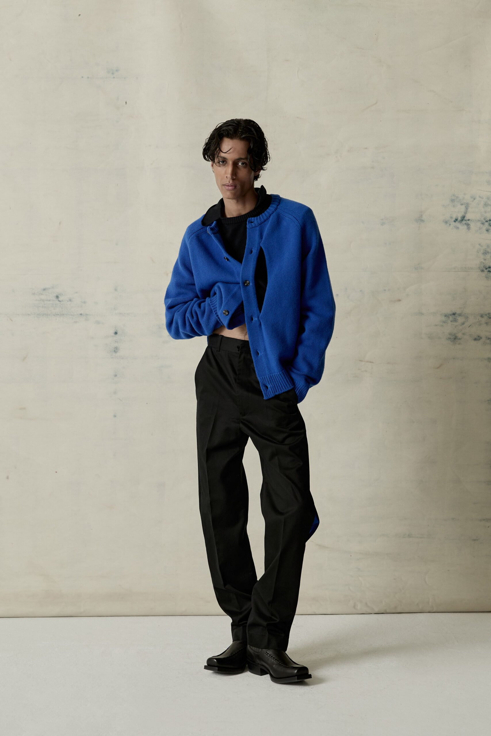 blue wool long-sleeve collared relaxed cropped cardigan
