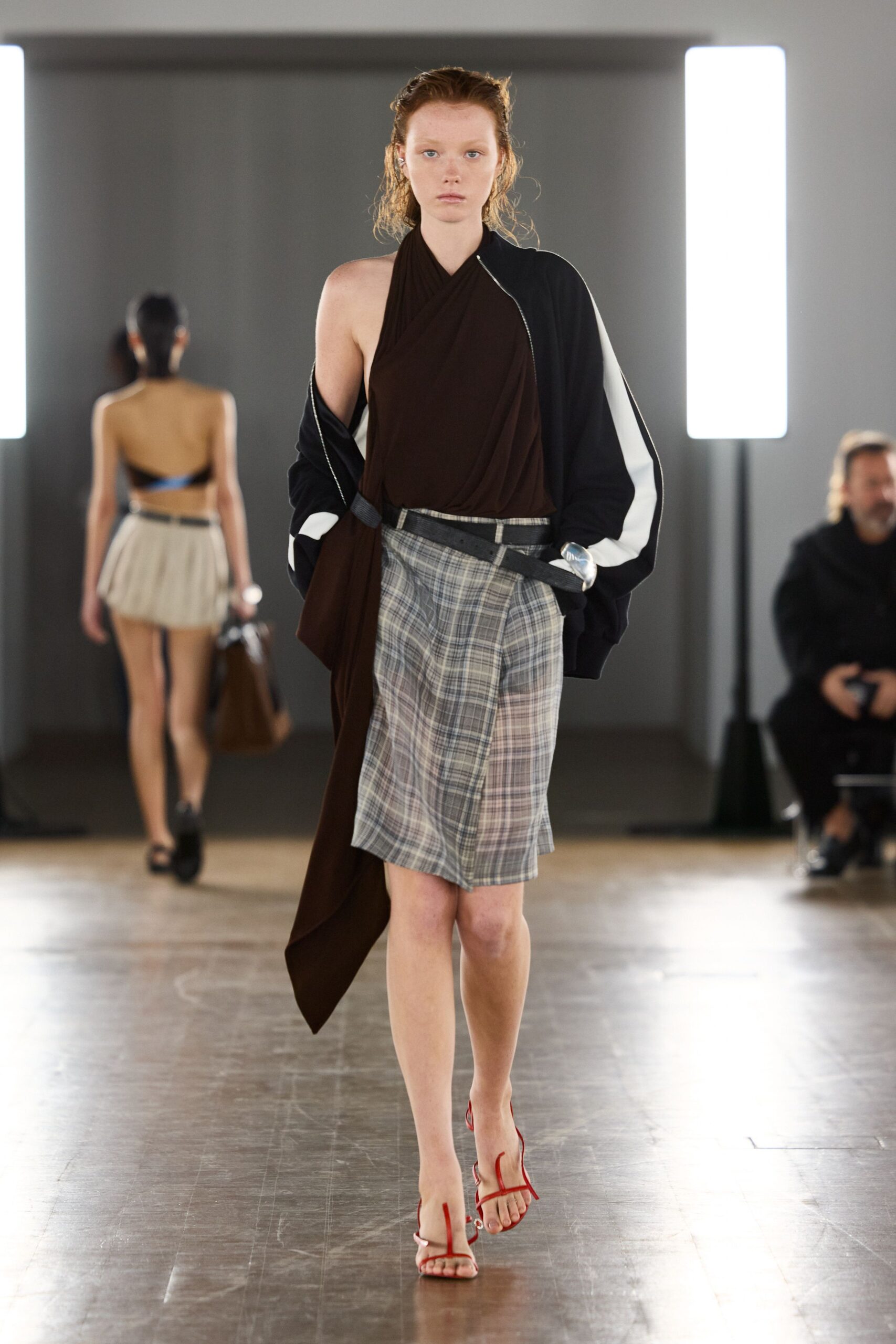 gray cotton fitted checked short skirt