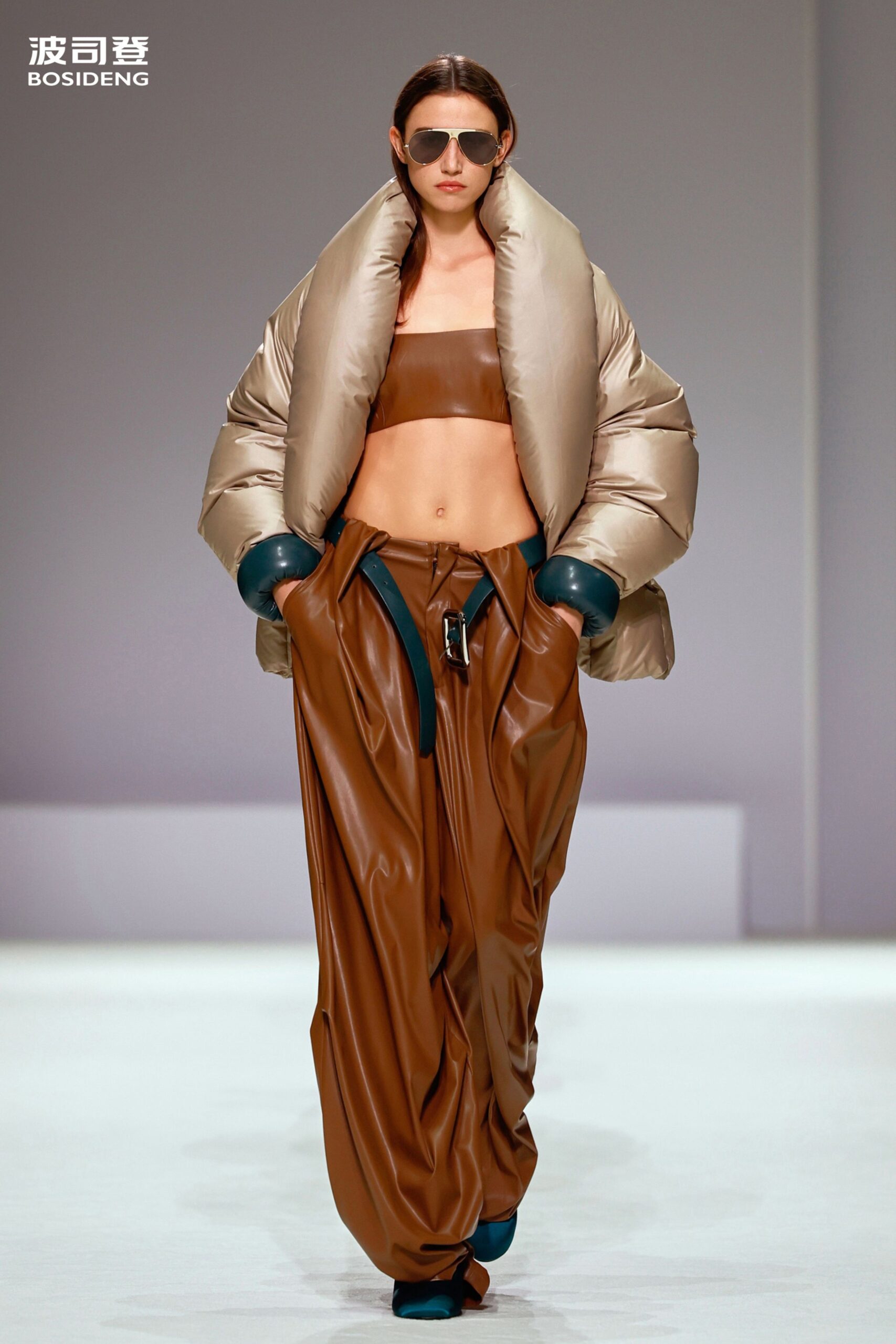 brown leather sleeveless fitted cropped top