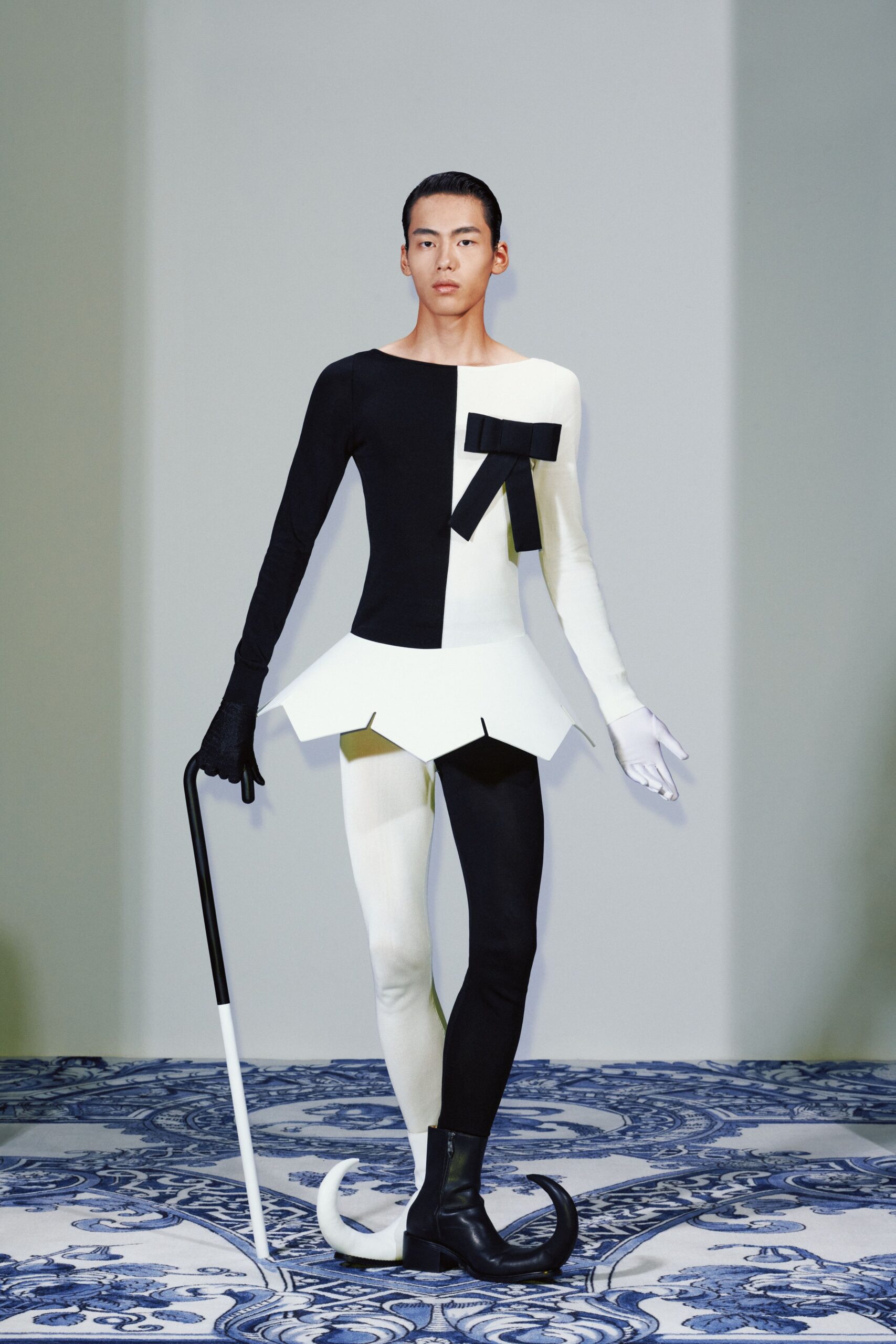 black cotton long-sleeve v-neck fitted color-blocked catsuit