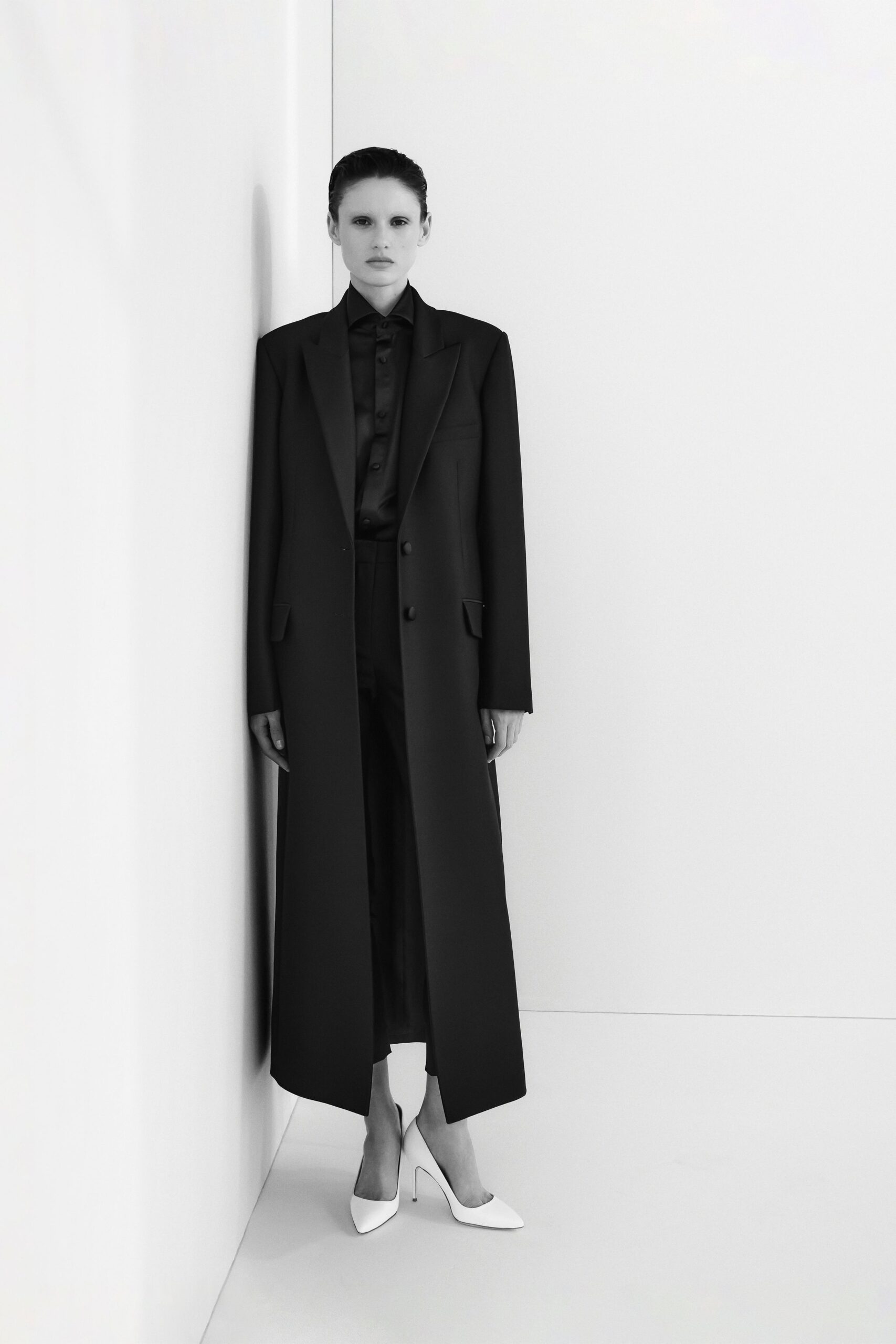 black wool long-sleeve collared tailored maxi coat
