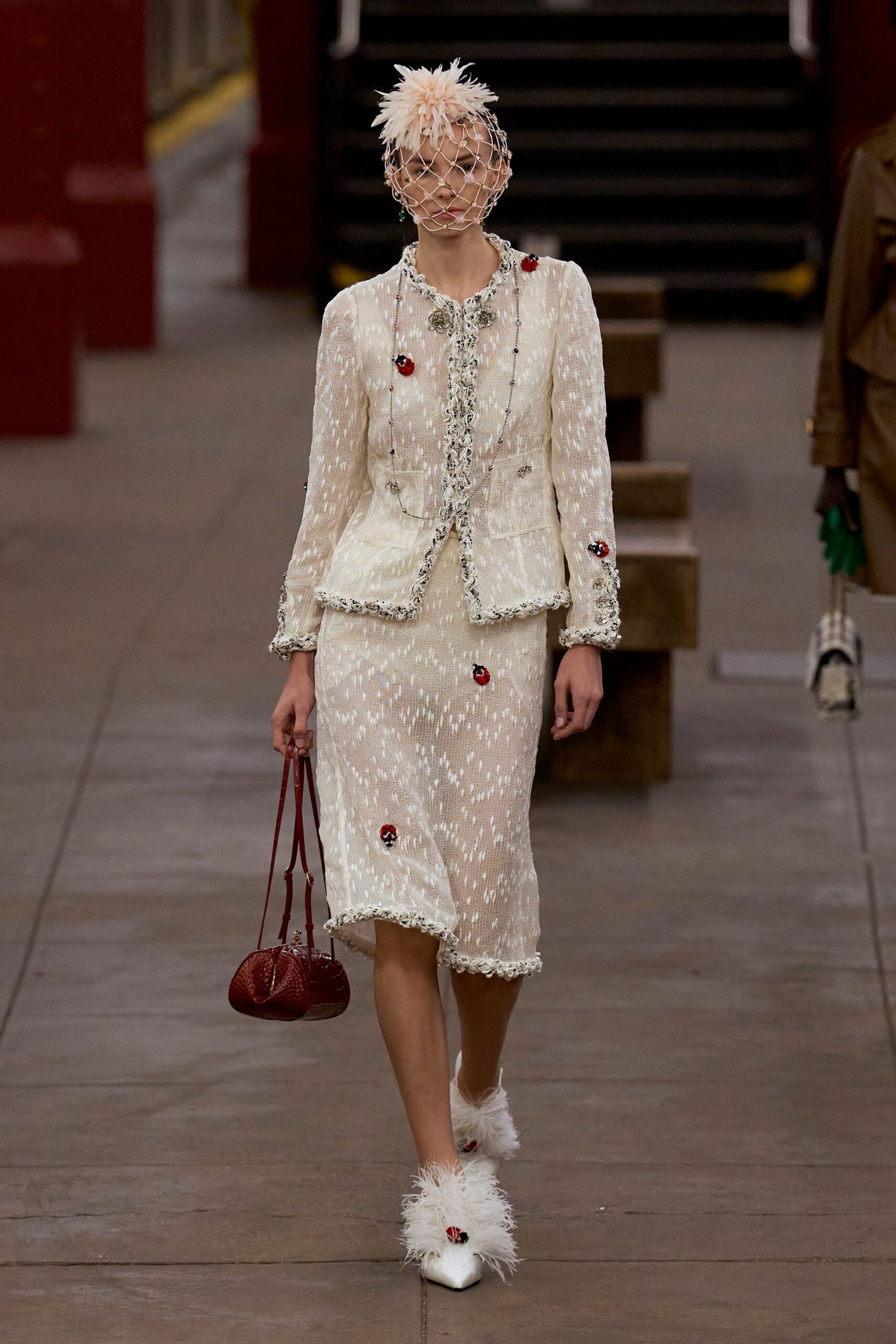white lace long-sleeve collared fitted embroidered fringed blazer