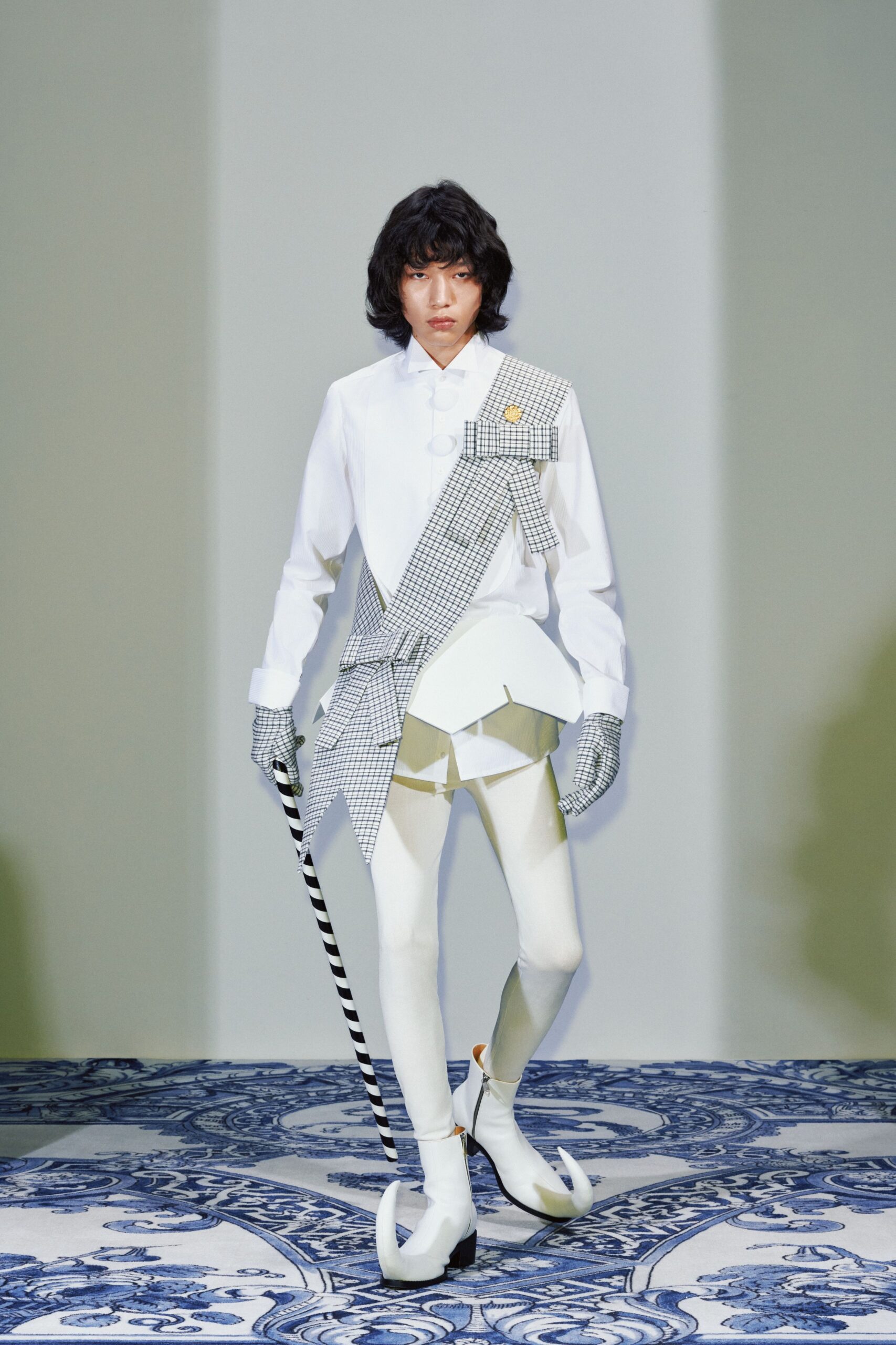 white cotton long-sleeve collared fitted buttoned layered shirt