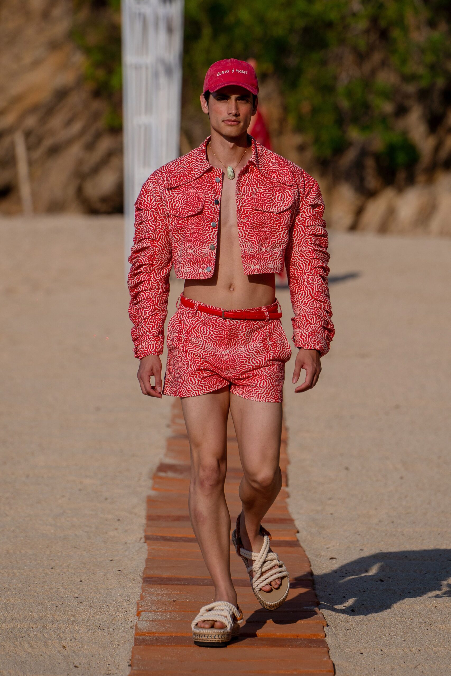red cotton fitted printed short shorts
