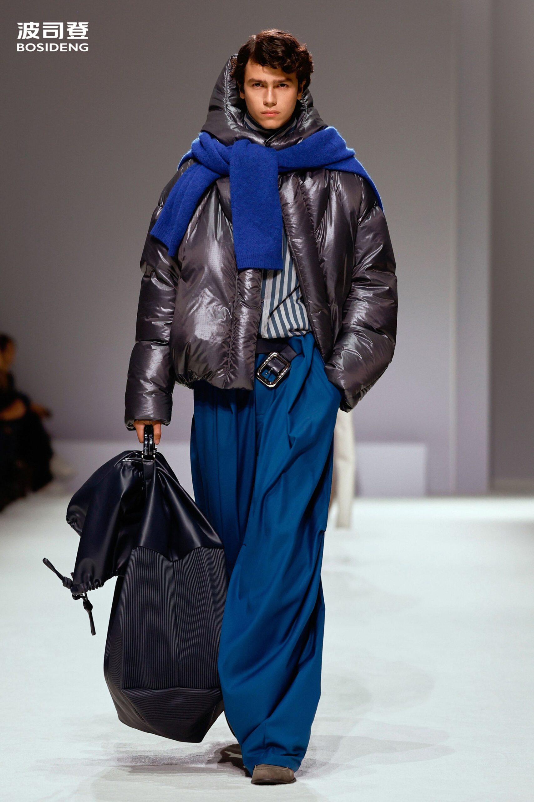 gray vinyl long-sleeve collared oversized padded jacket
