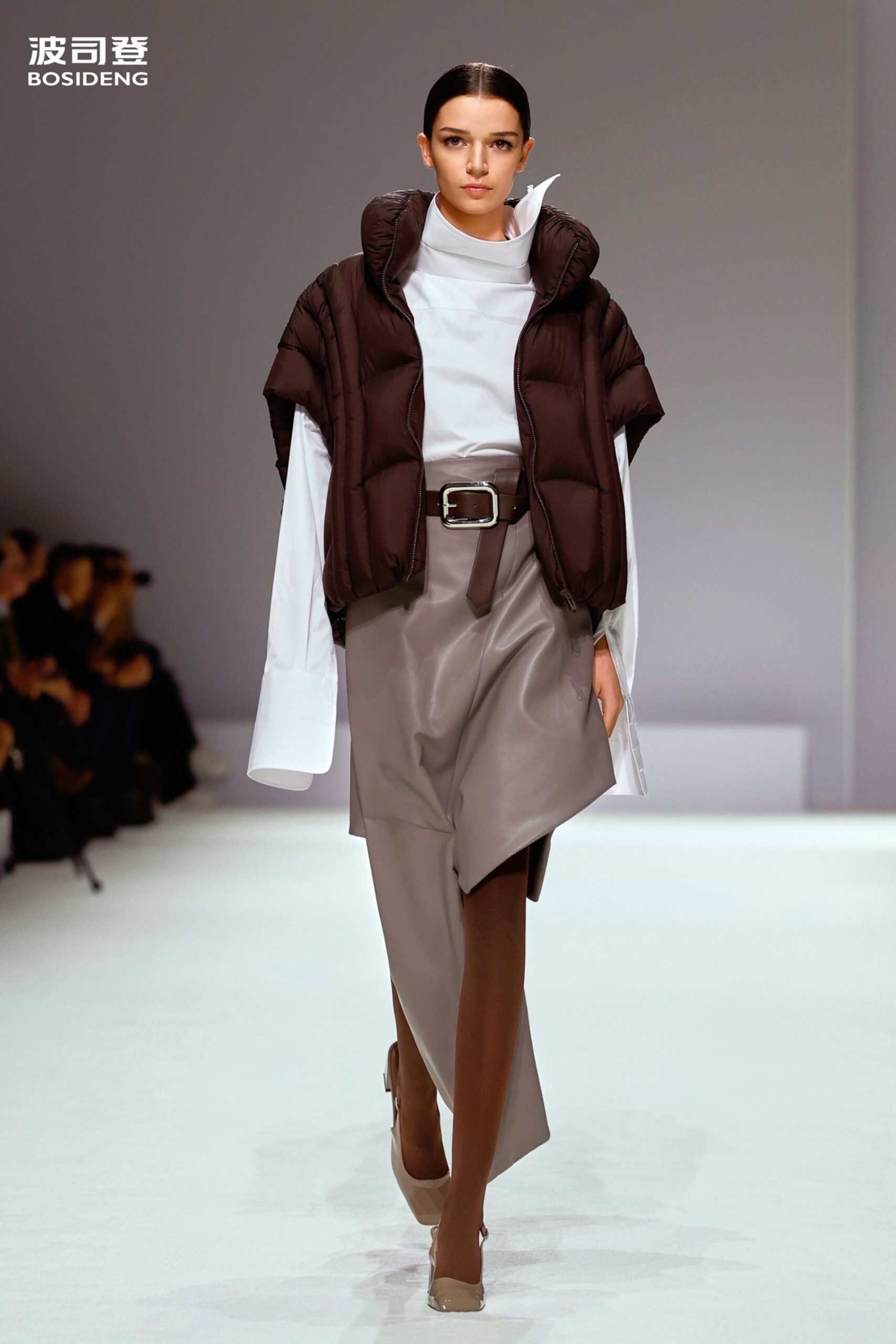 brown short-sleeve collared relaxed zippered jacket