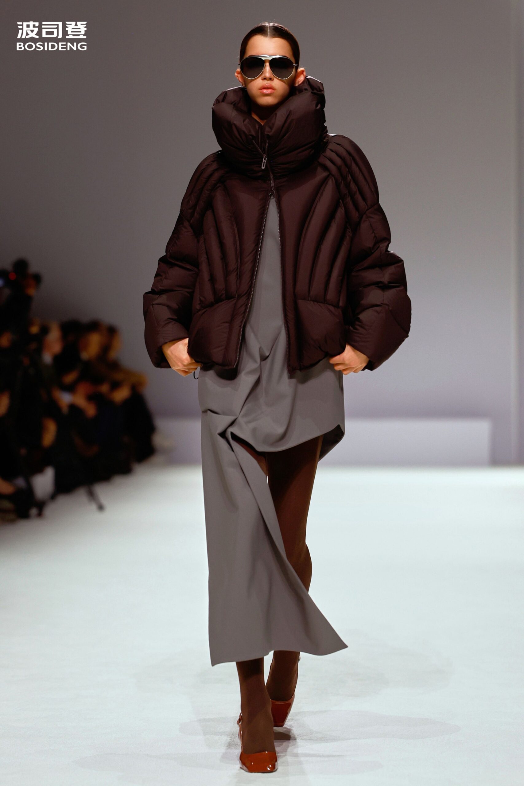 brown jersey long-sleeve collared fitted padded jacket