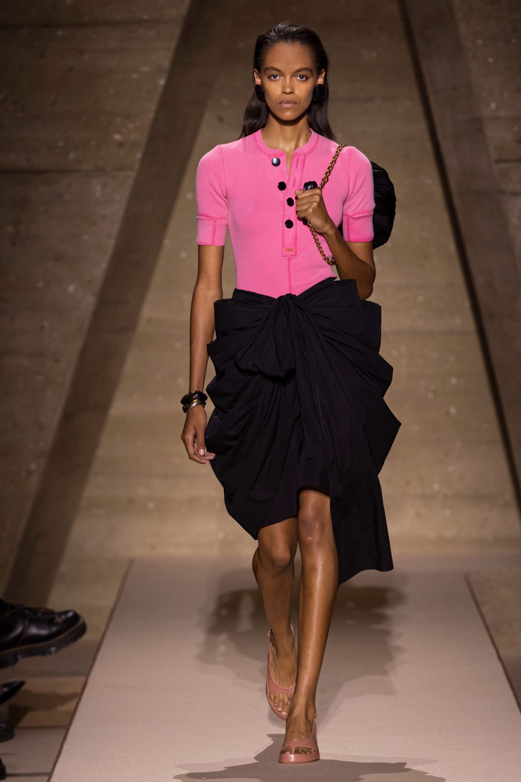 pink cotton short-sleeve collared fitted buttoned top
