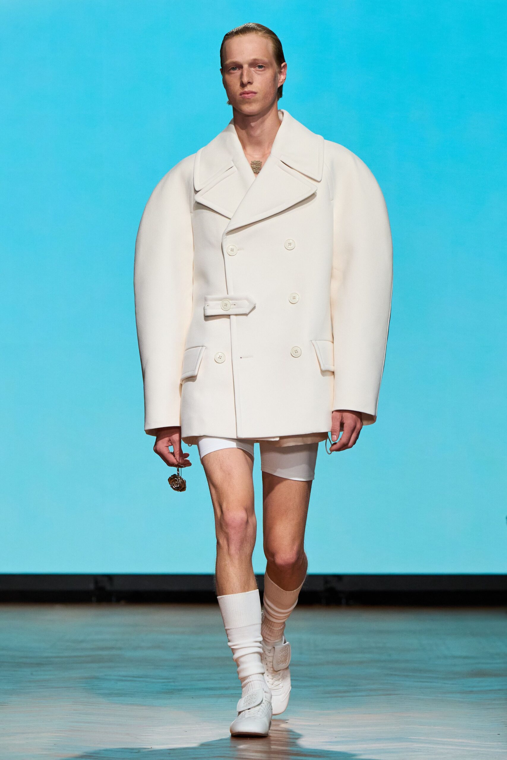 white cotton long-sleeve collared oversized jacket