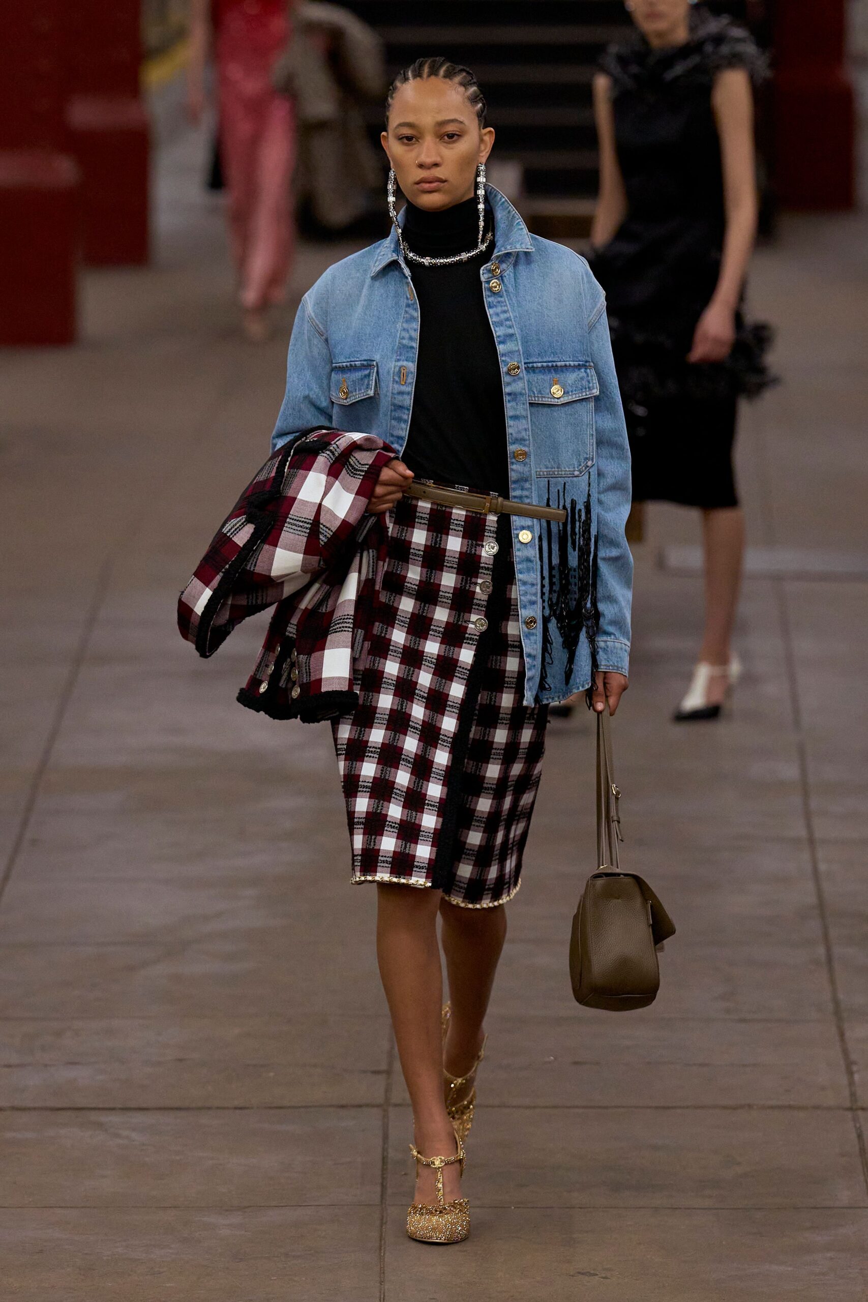 blue denim long-sleeve collared relaxed fringed jacket
