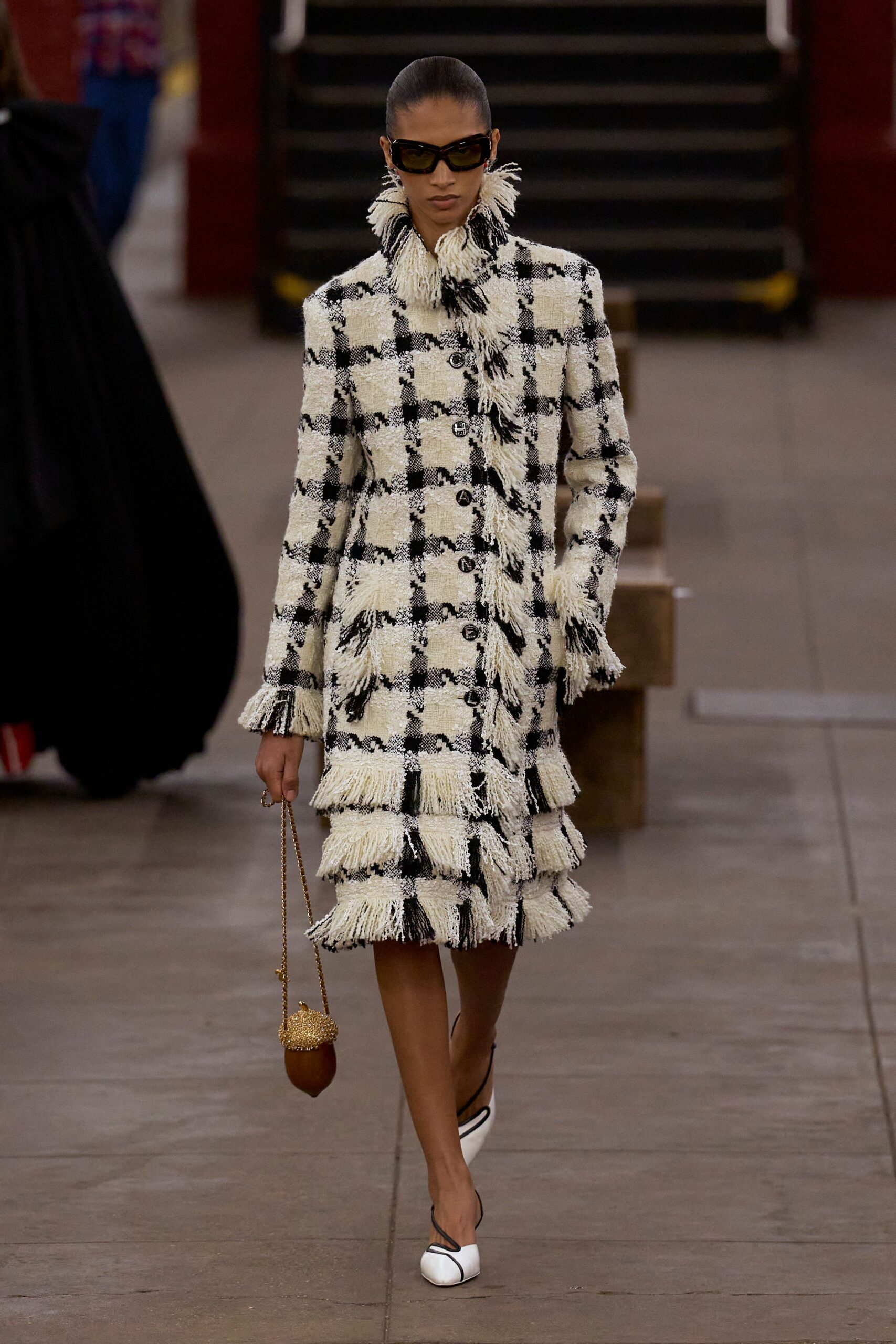 black cotton long-sleeve collared fitted checked fringed coat