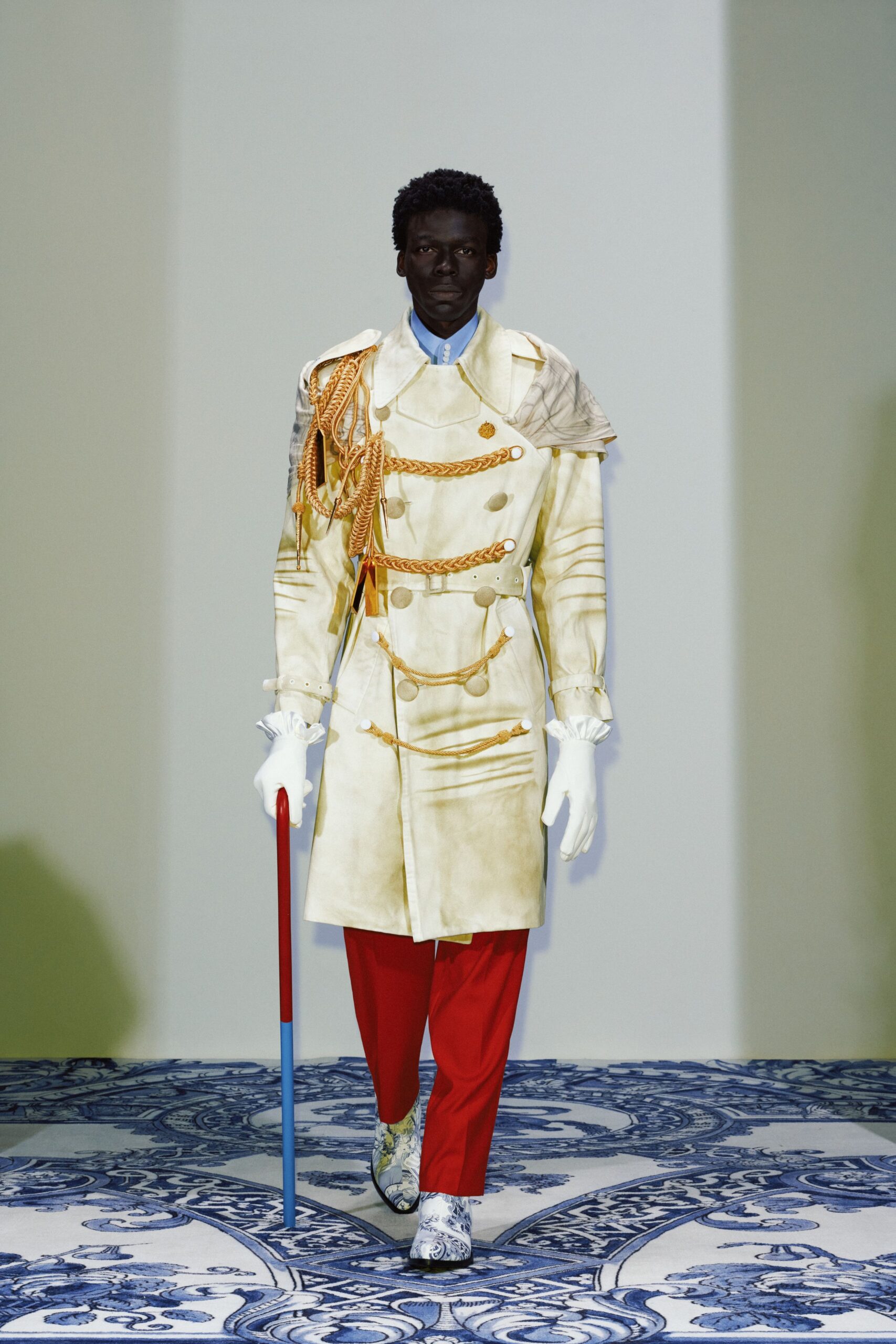 white silk long-sleeve collared fitted embroidered buttoned coat