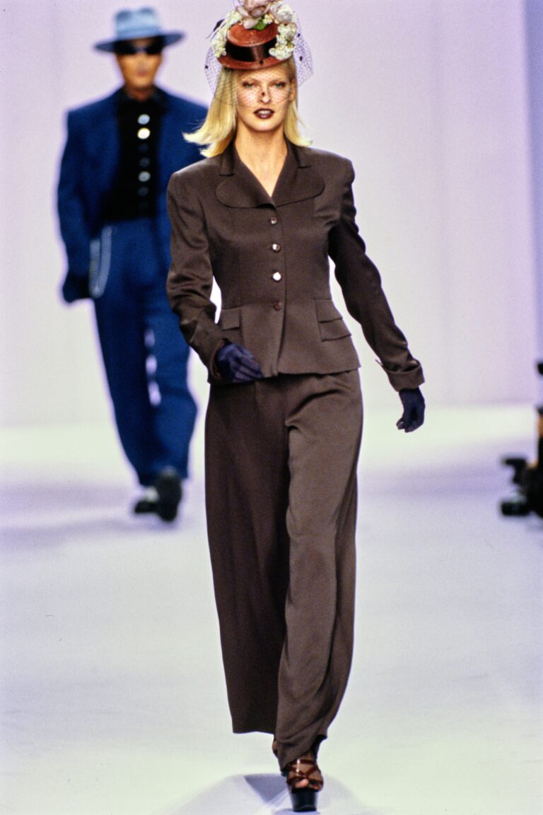 Anna Sui Spring 1995 Ready-to-Wear