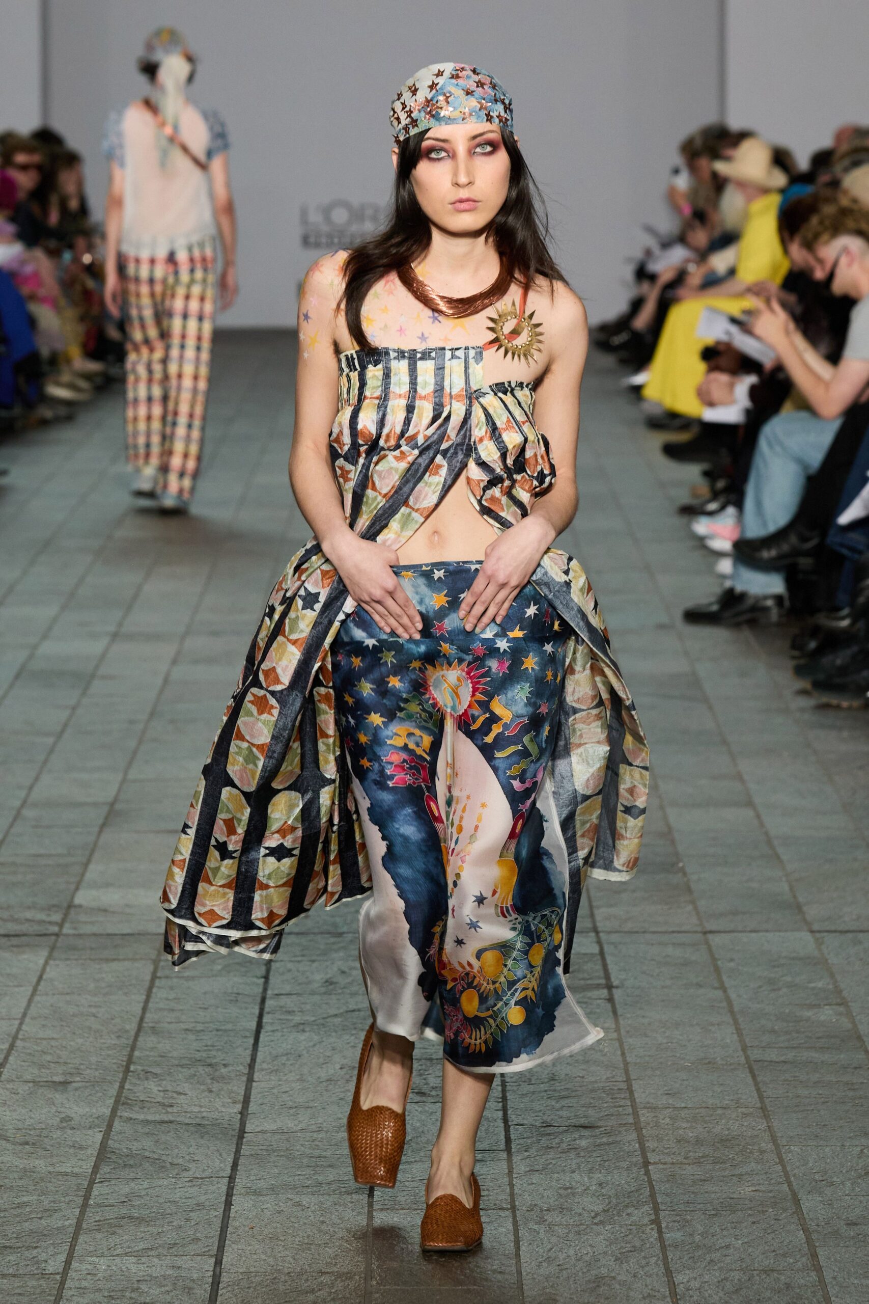 multi silk fitted high-waisted flared midi skirt