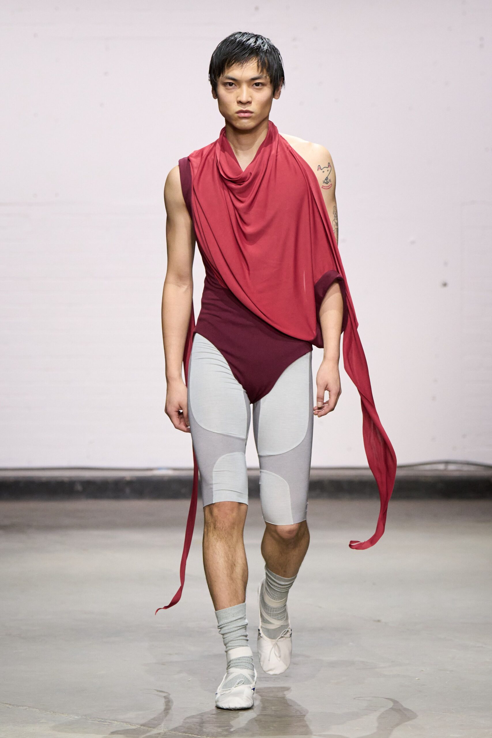 gray cotton fitted color-blocked leggings