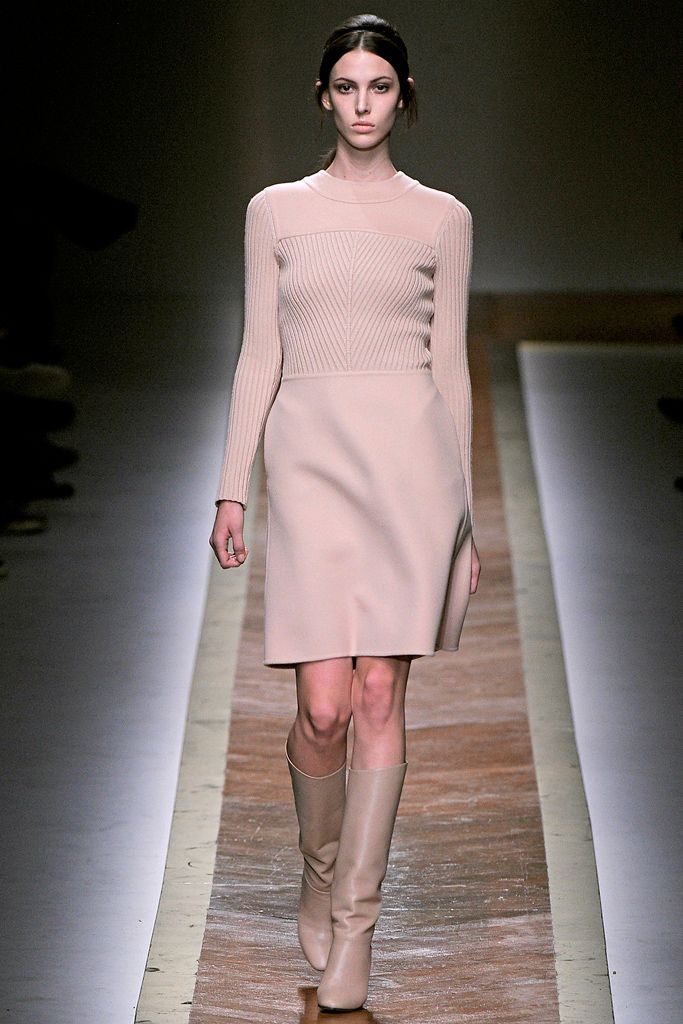 Valentino Fall 2011 Ready-to-Wear