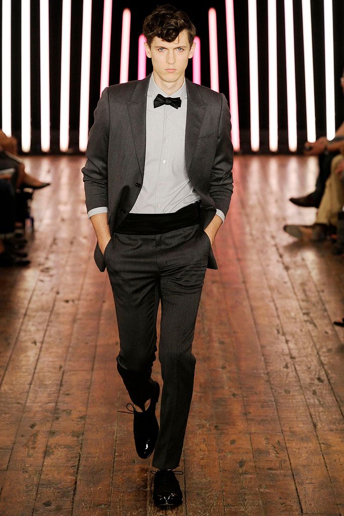 gray tailored blazer