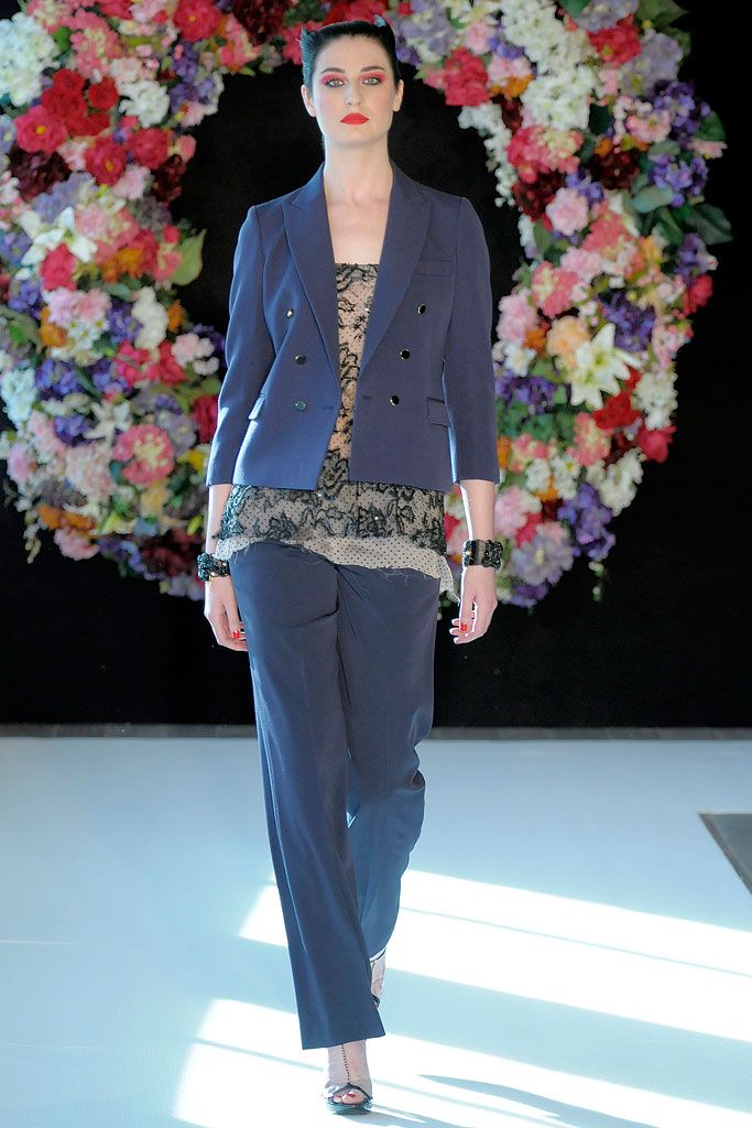 Kinder Aggugini Fall 2009 Ready-to-Wear