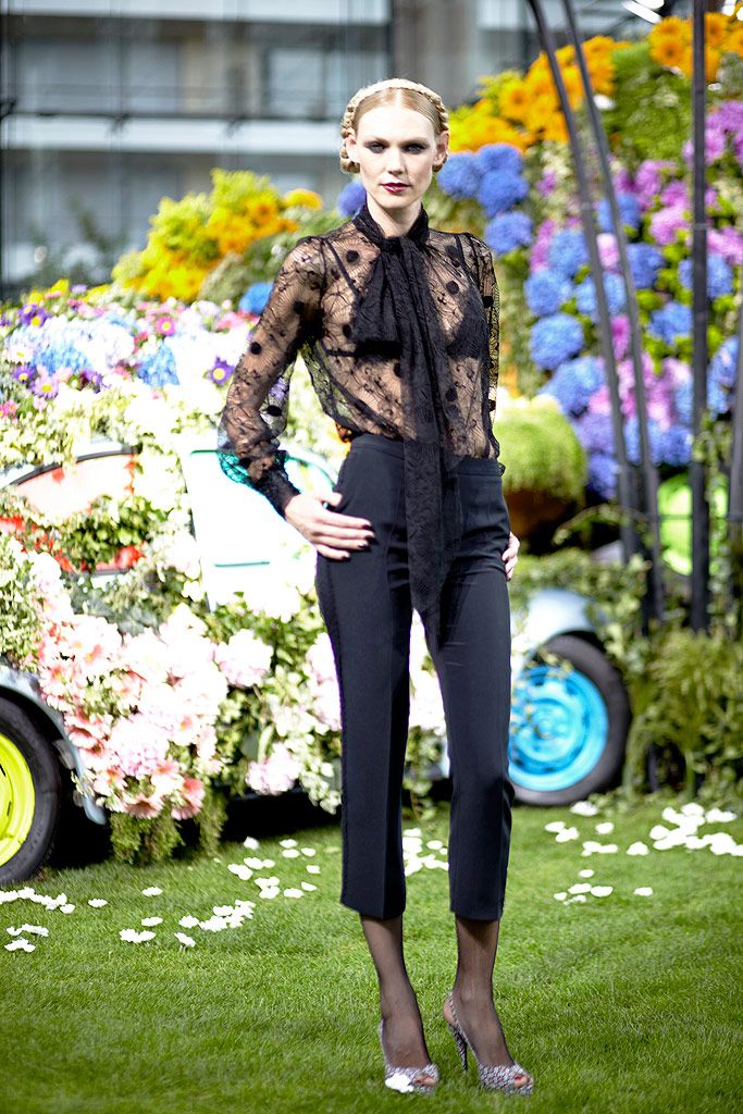Emanuel Ungaro Spring 2011 Ready-to-Wear