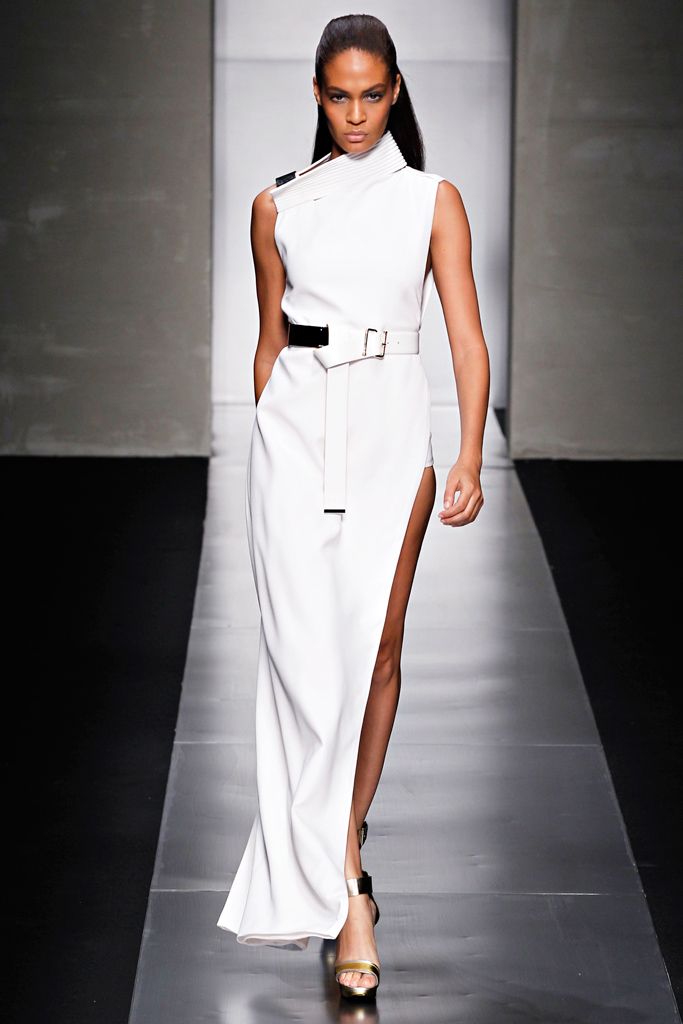 Gianfranco Ferré Spring 2012 Ready-to-Wear