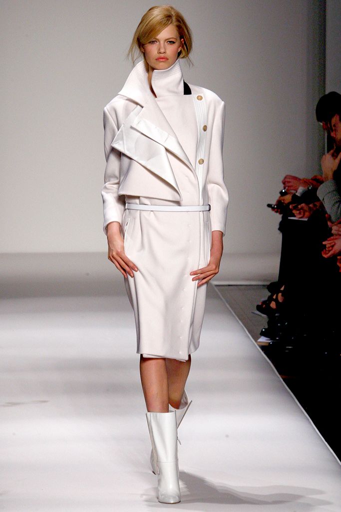 Gianfranco Ferré Fall 2011 Ready-to-Wear