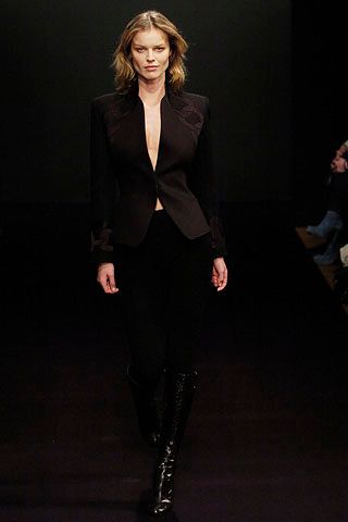 Giles Deacon Fall 2005 Ready-to-Wear