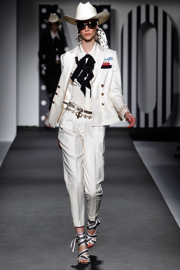Moschino Spring 2011 Ready-to-Wear