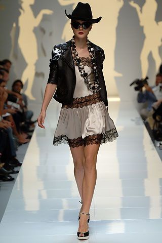 Moschino Spring 2006 Ready-to-Wear