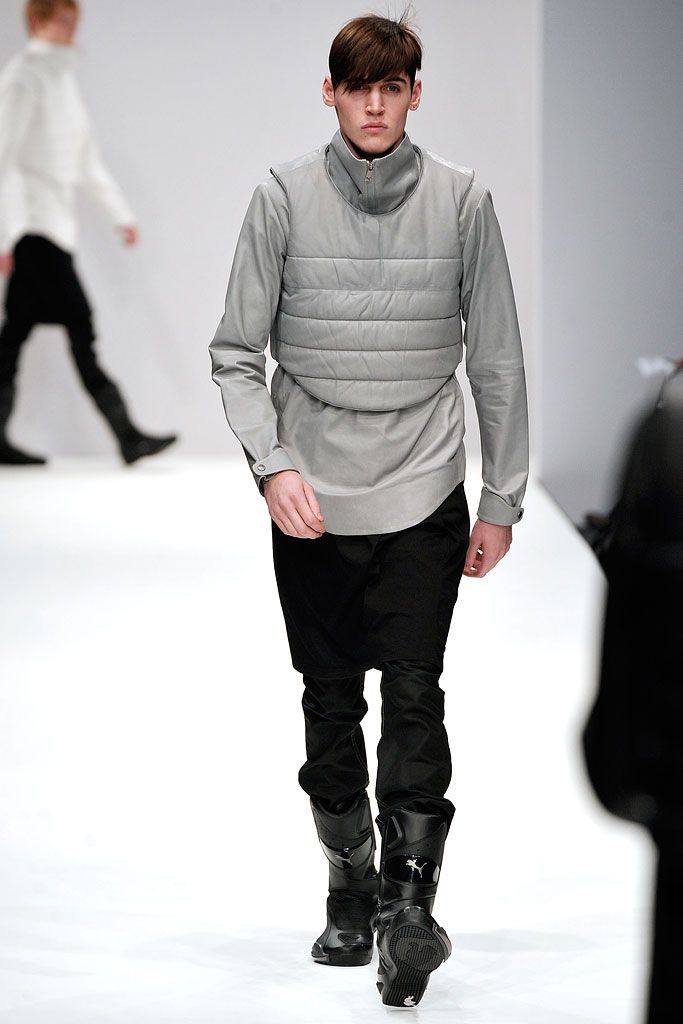gray unknown long-sleeve high-neck padded shirt