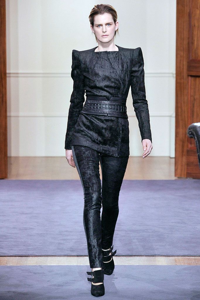 Julien Macdonald Fall 2009 Ready-to-Wear