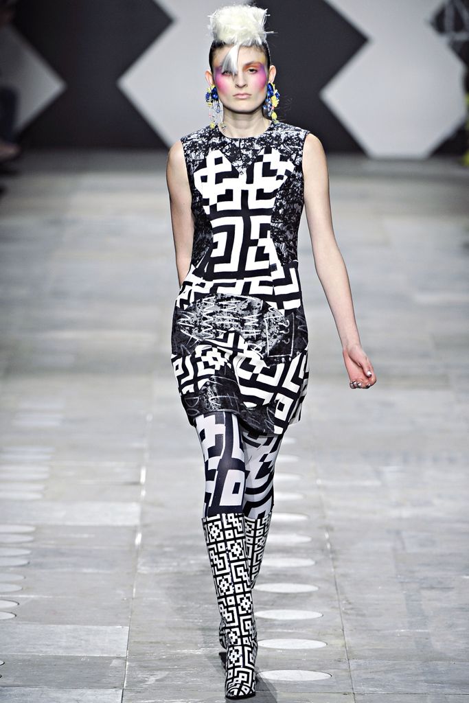 Louise Gray Fall 2012 Ready-to-Wear