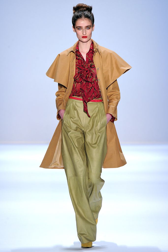 Luca Luca Fall 2011 Ready-to-Wear