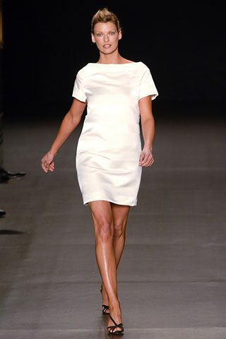 Giles Deacon Spring 2006 Ready-to-Wear