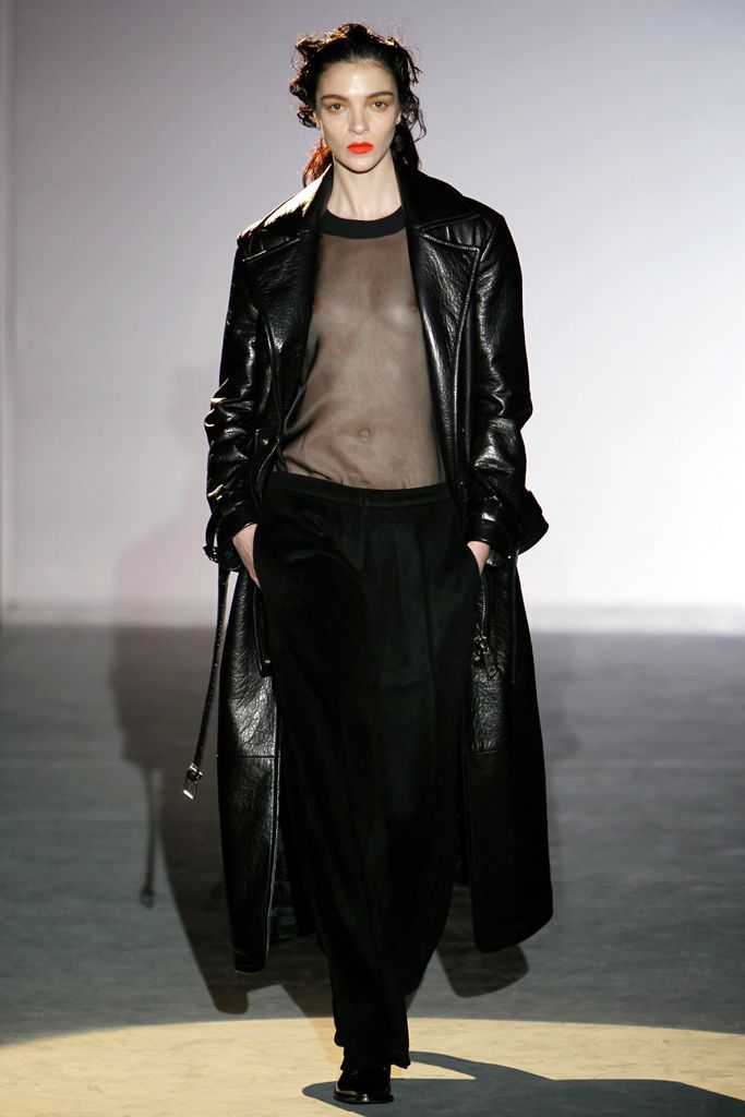 Hakaan Fall 2011 Ready-to-Wear