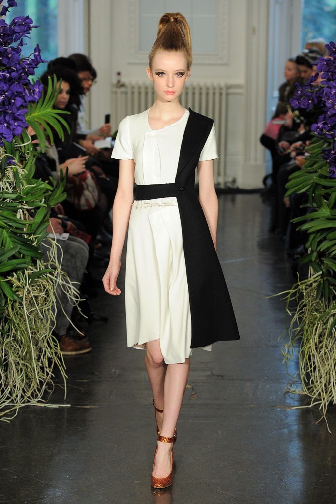Kinder Aggugini Fall 2011 Ready-to-Wear