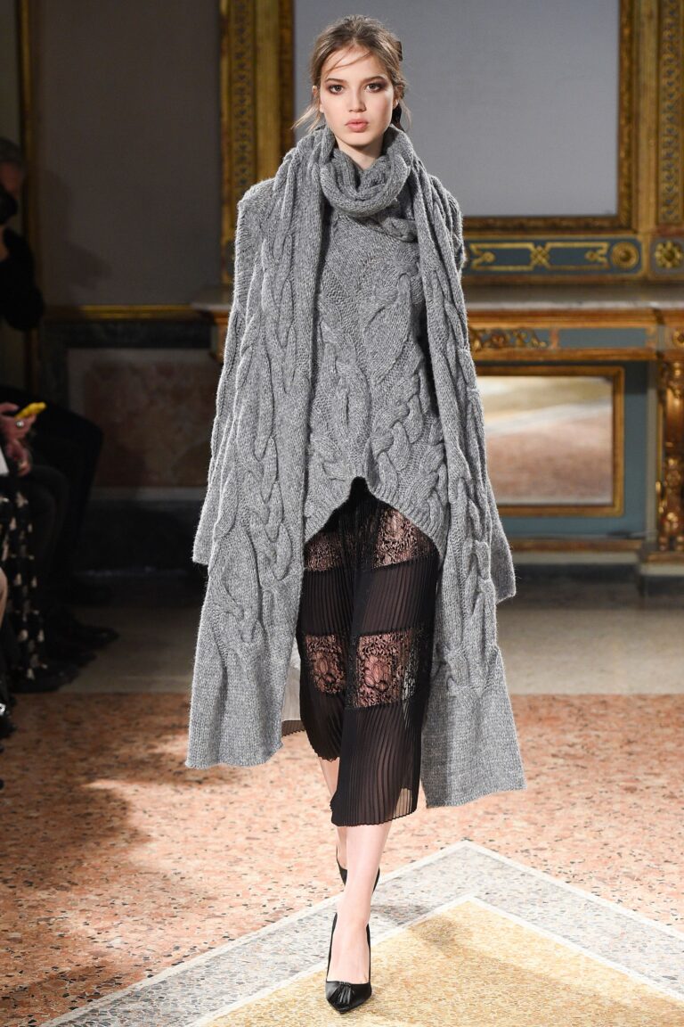Les Copains Fall 2016 Ready-to-Wear