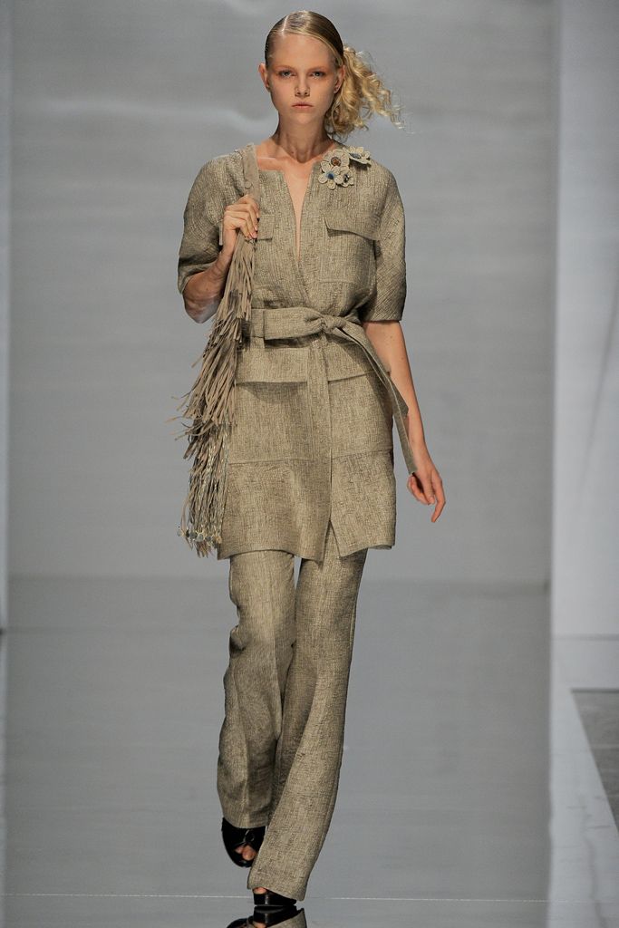 Maurizio Pecoraro Spring 2011 Ready-to-Wear