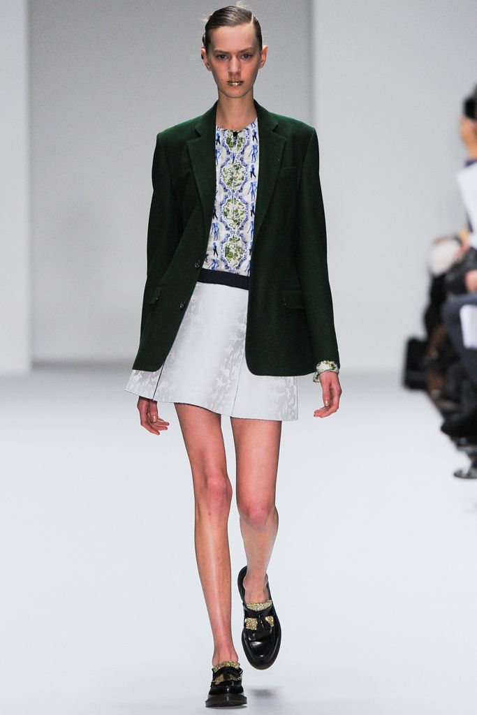 Kinder Aggugini Fall 2012 Ready-to-Wear