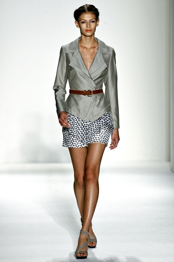 Luca Luca Spring 2011 Ready-to-Wear