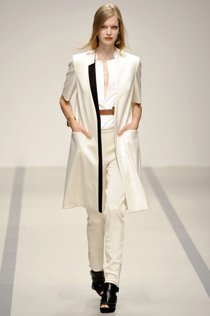 Jaeger London Spring 2011 Ready-to-Wear