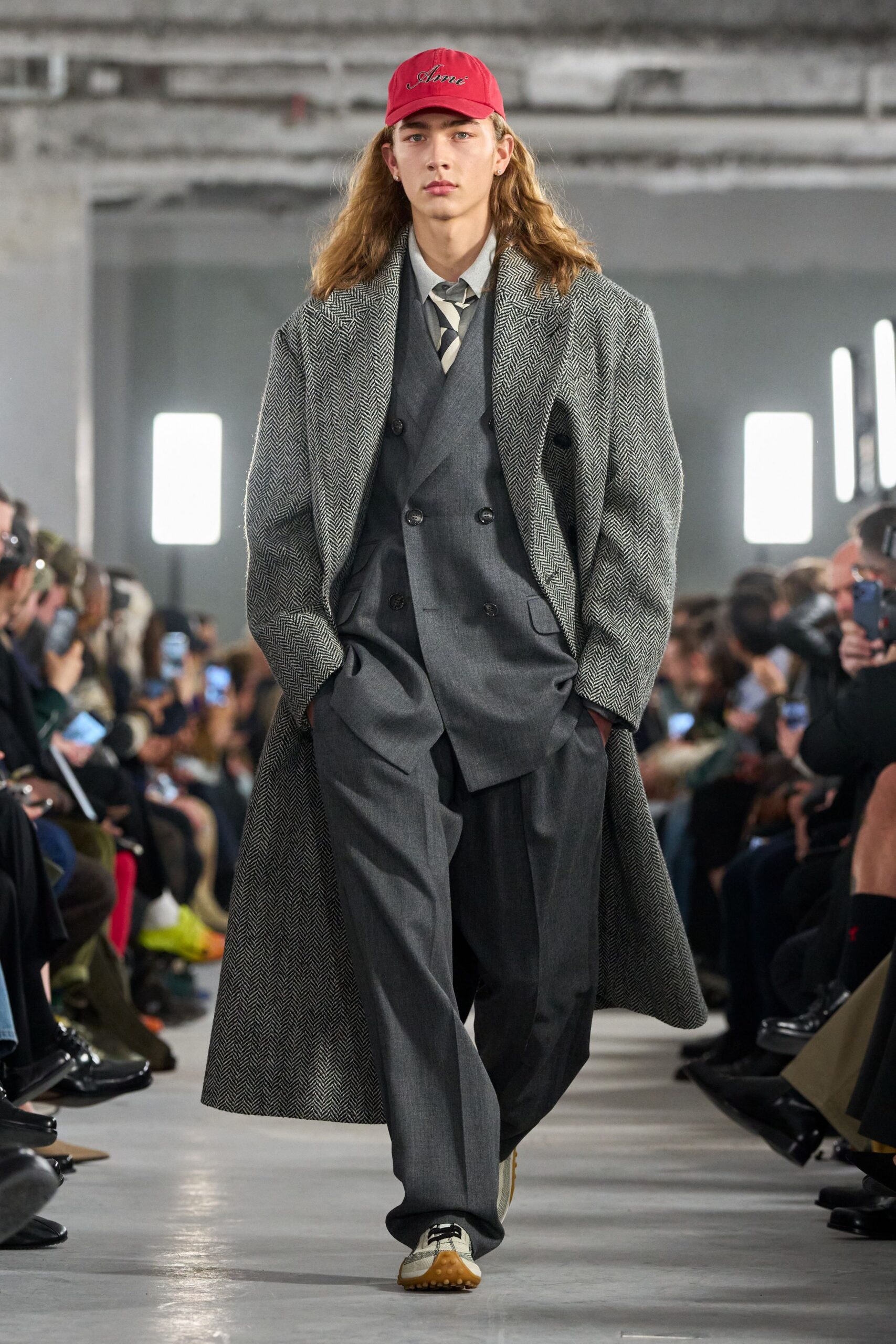 gray wool long-sleeve collared oversized textured coat