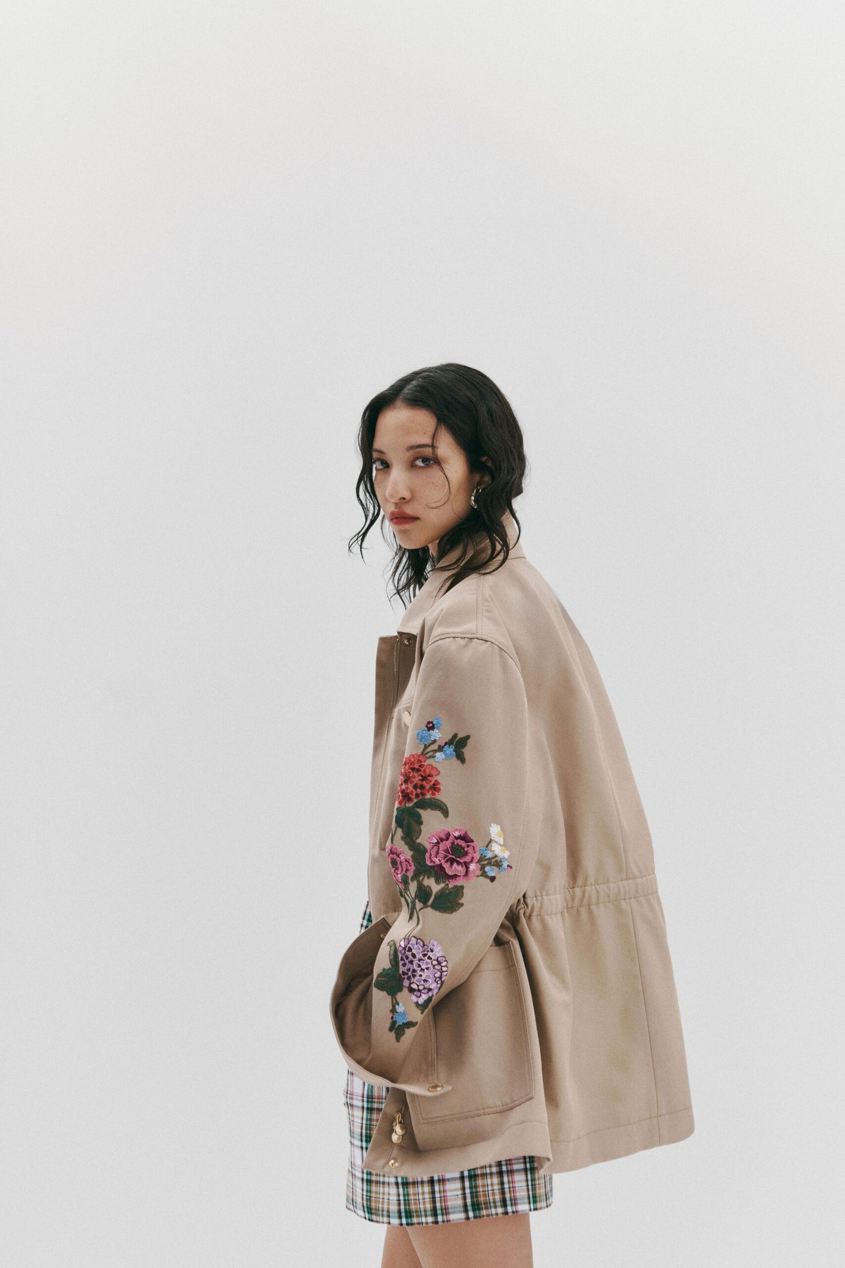 beige cotton long-sleeve collared relaxed embroidered jacket