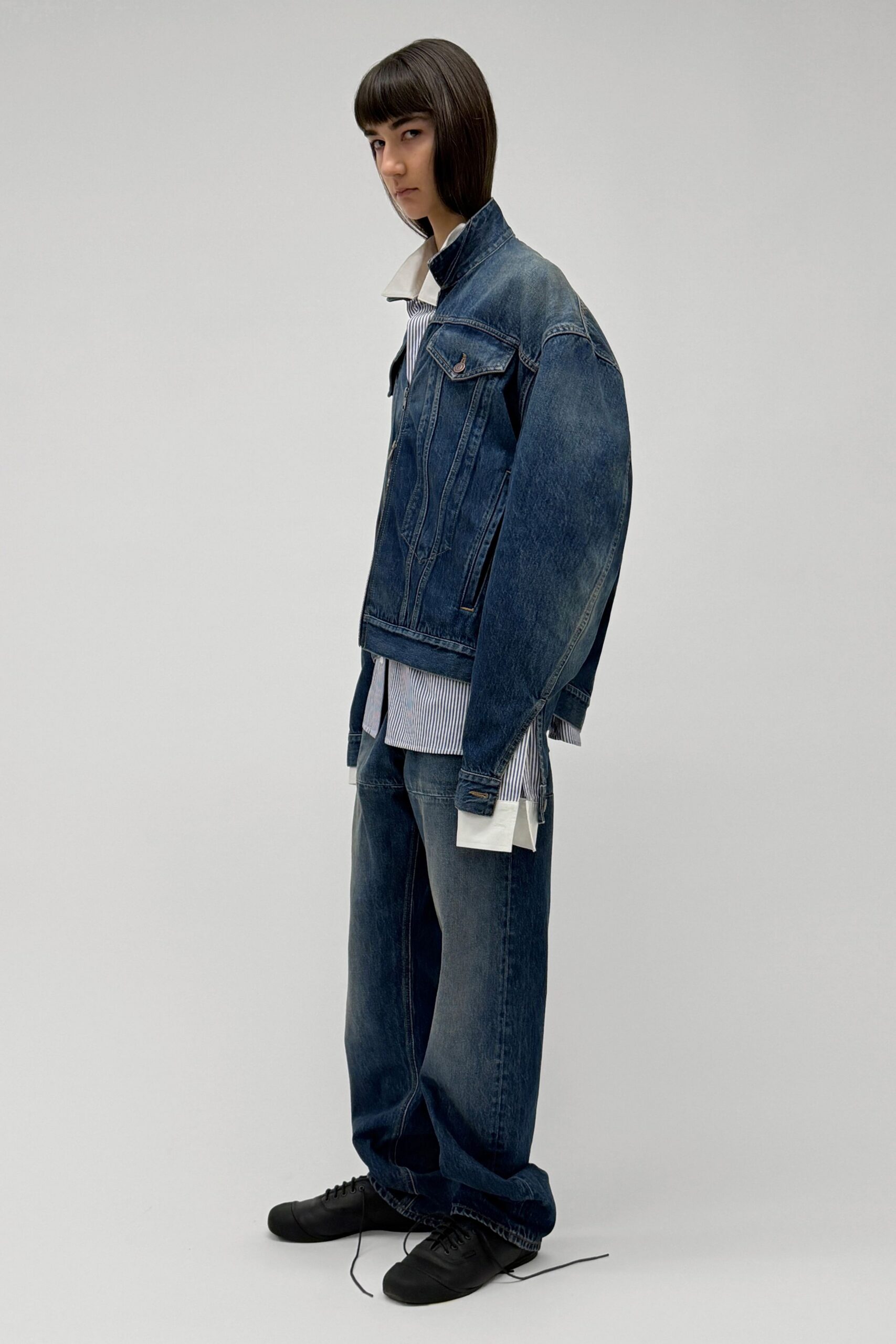 blue denim long-sleeve collared oversized buttoned jacket