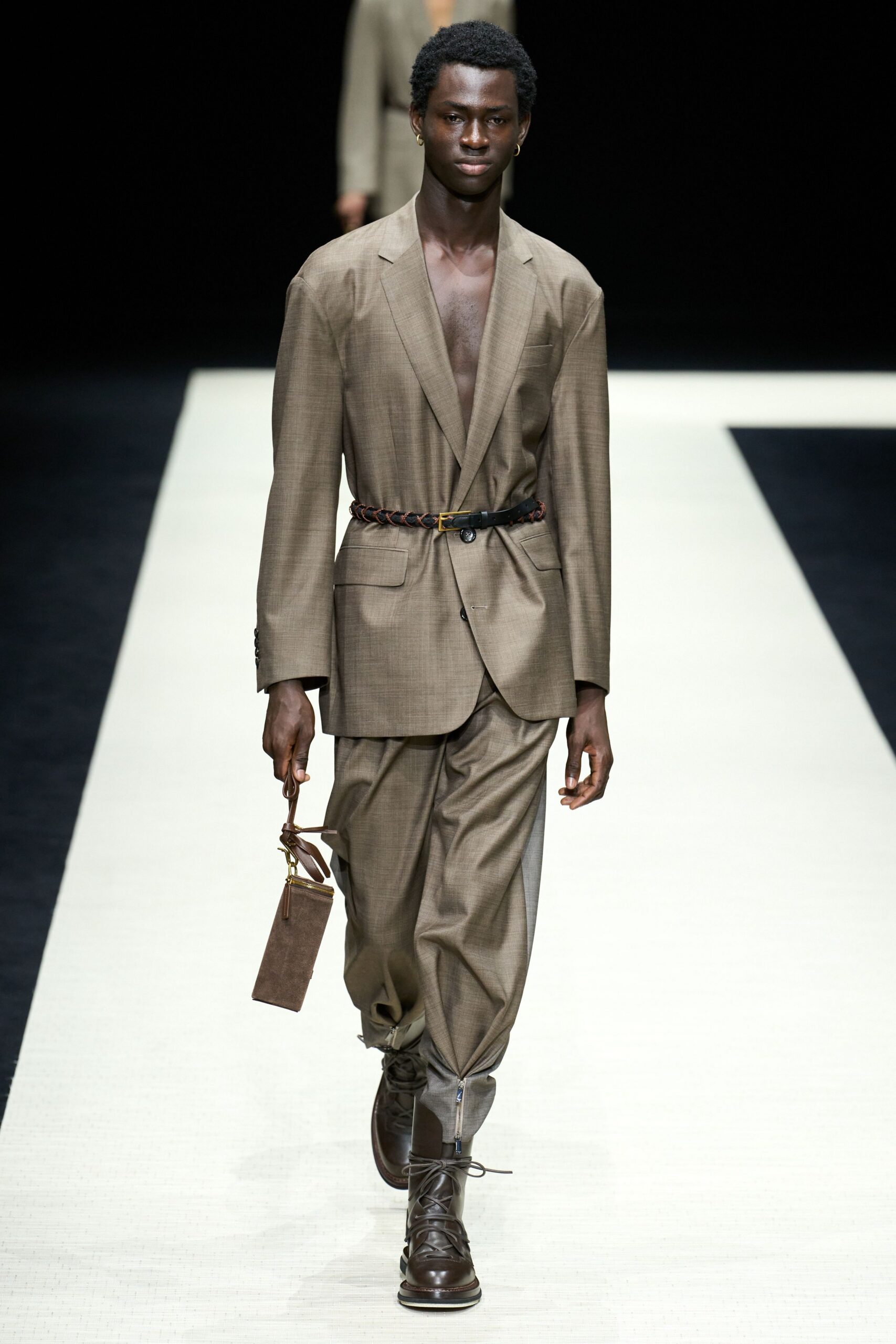 brown cotton long-sleeve collared tailored buttoned pleated suit
