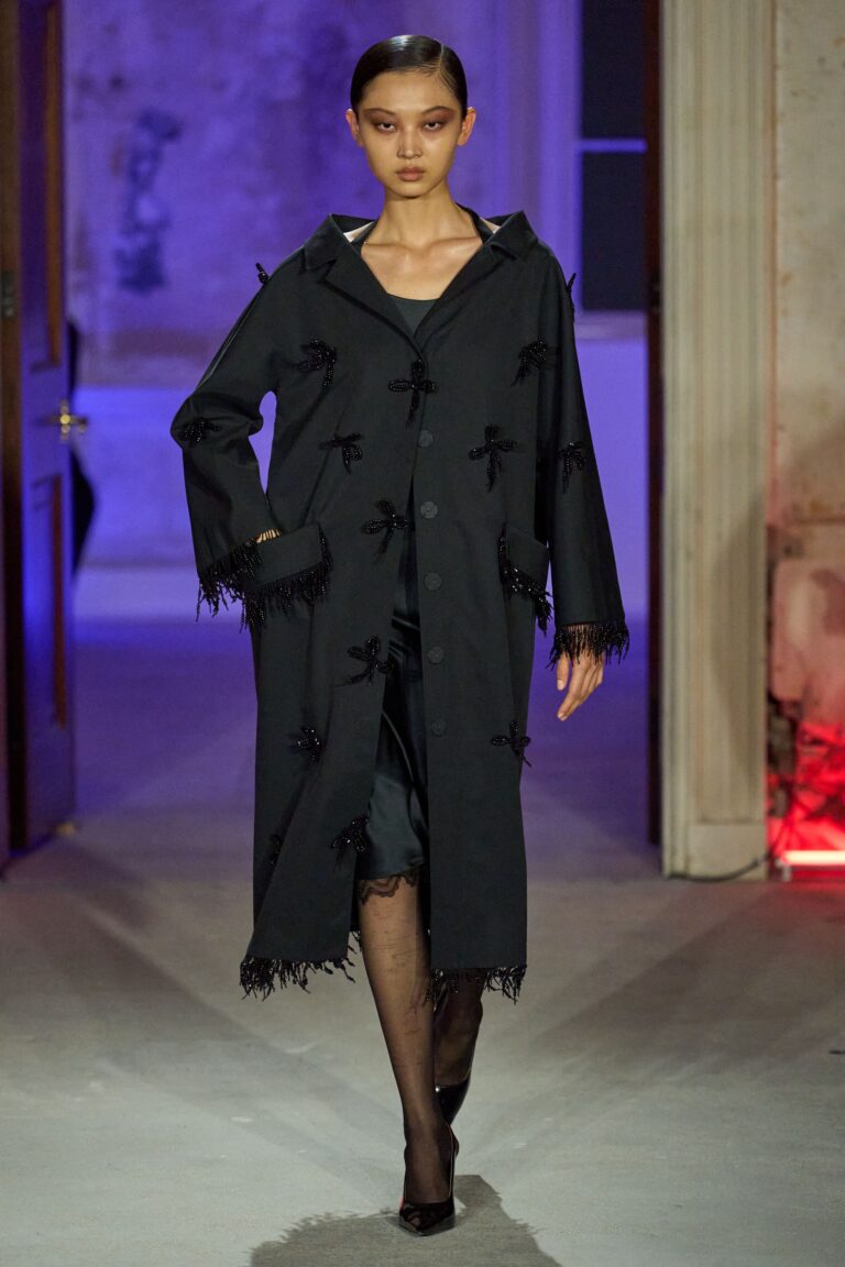 Huishan Zhang Spring 2025 Ready-to-Wear