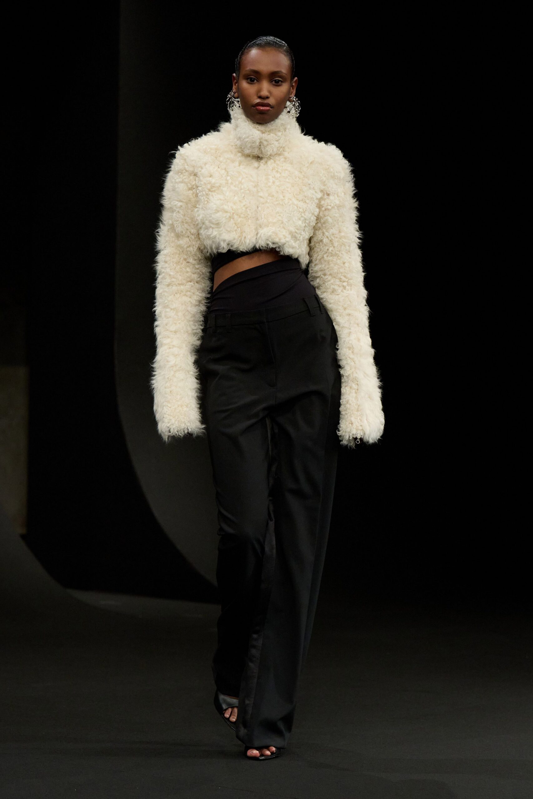 white faux-fur long-sleeve collared fitted jacket