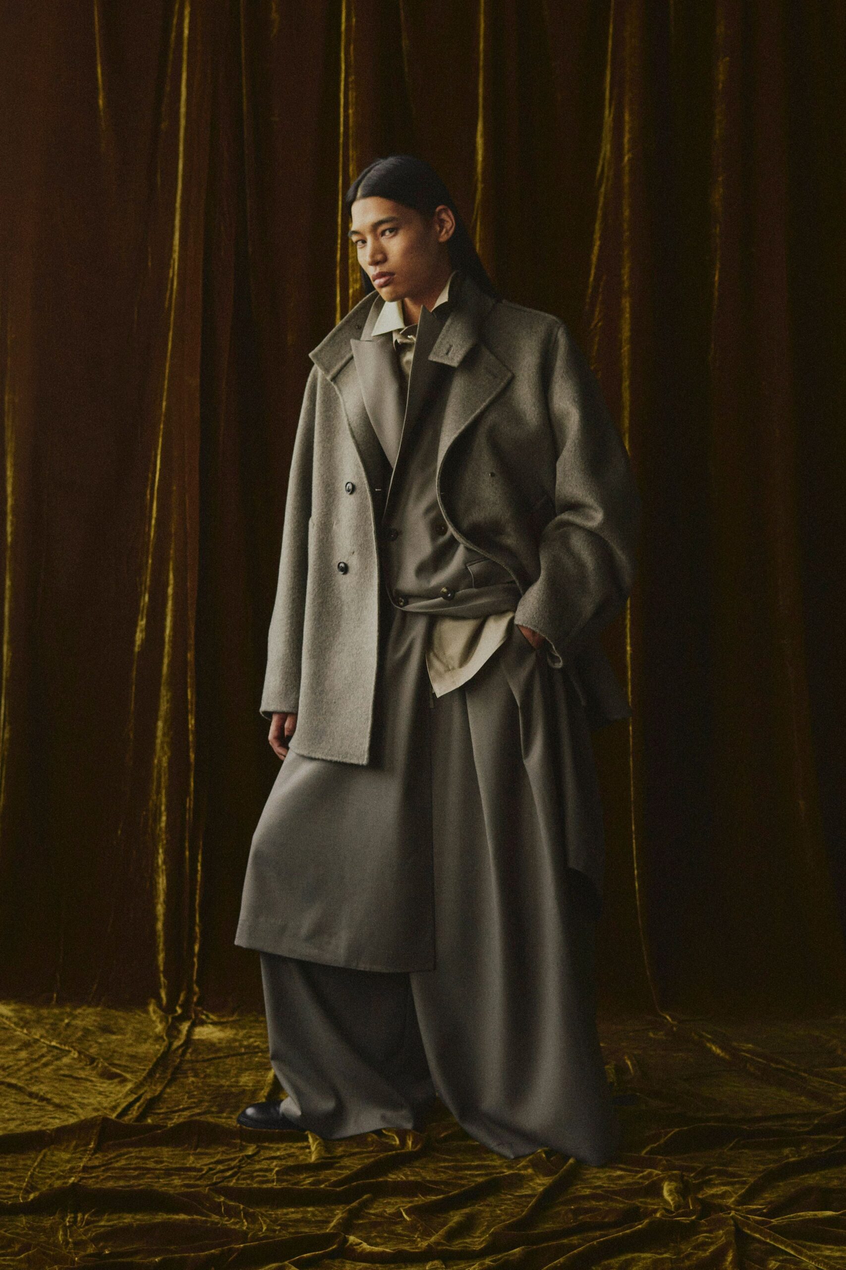 gray wool long-sleeve collared fitted layered suit
