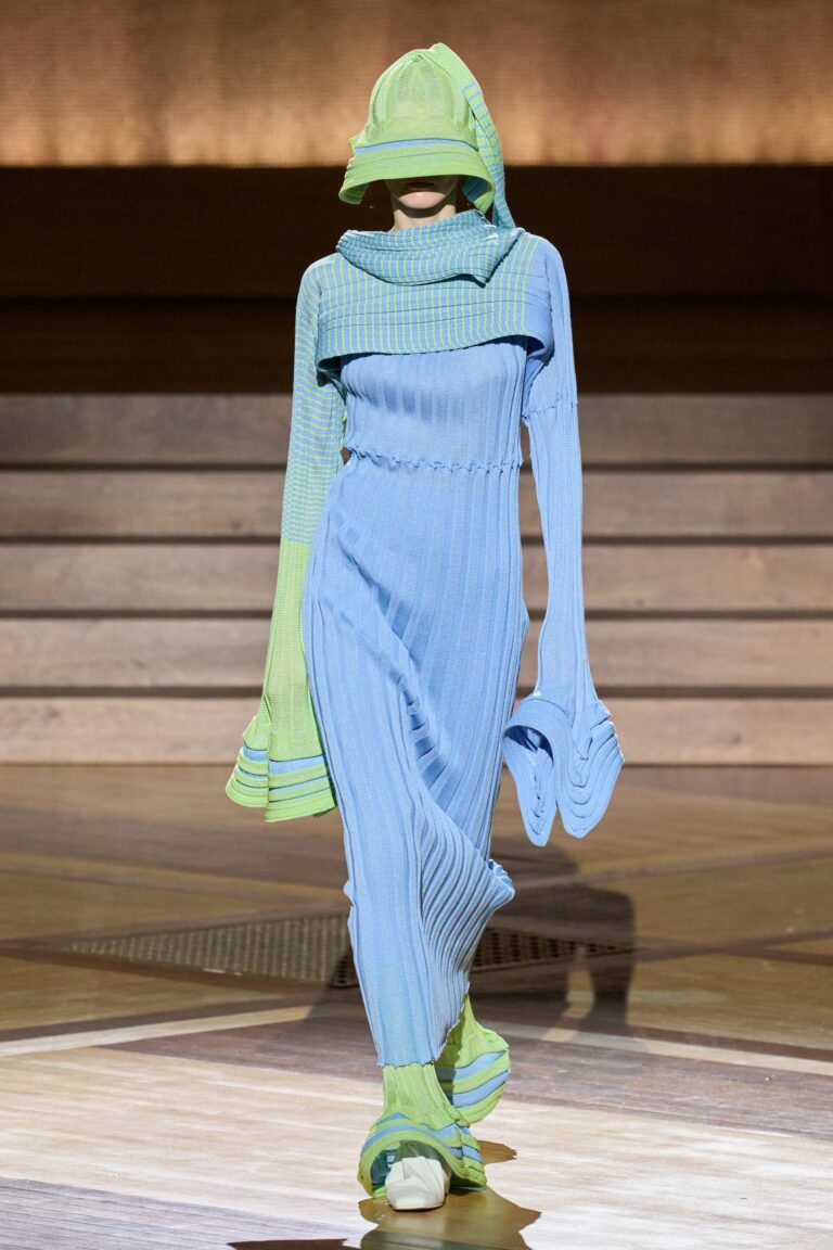 Issey Miyake Fall 2024 Ready-to-Wear